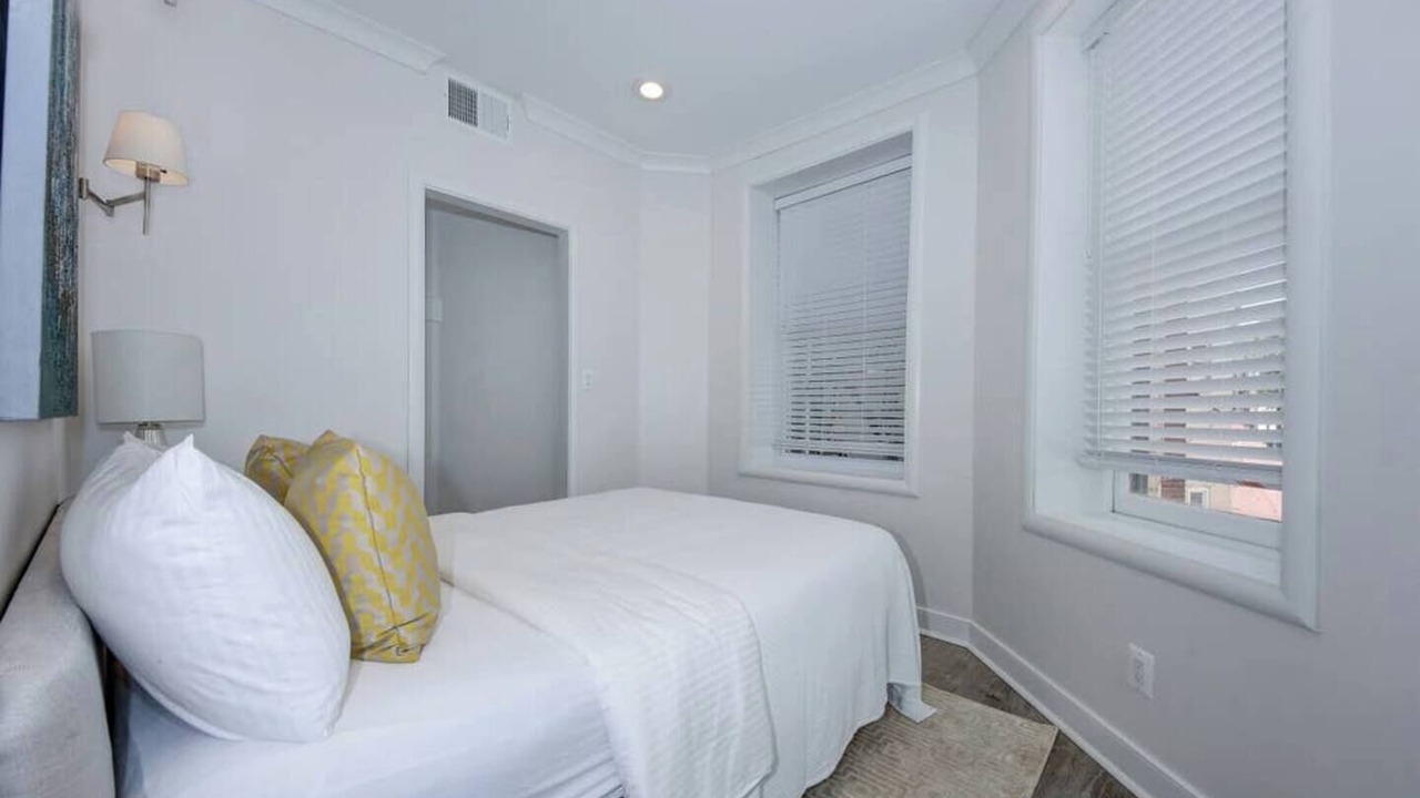 Photo of Bedroom in Dupont Circle