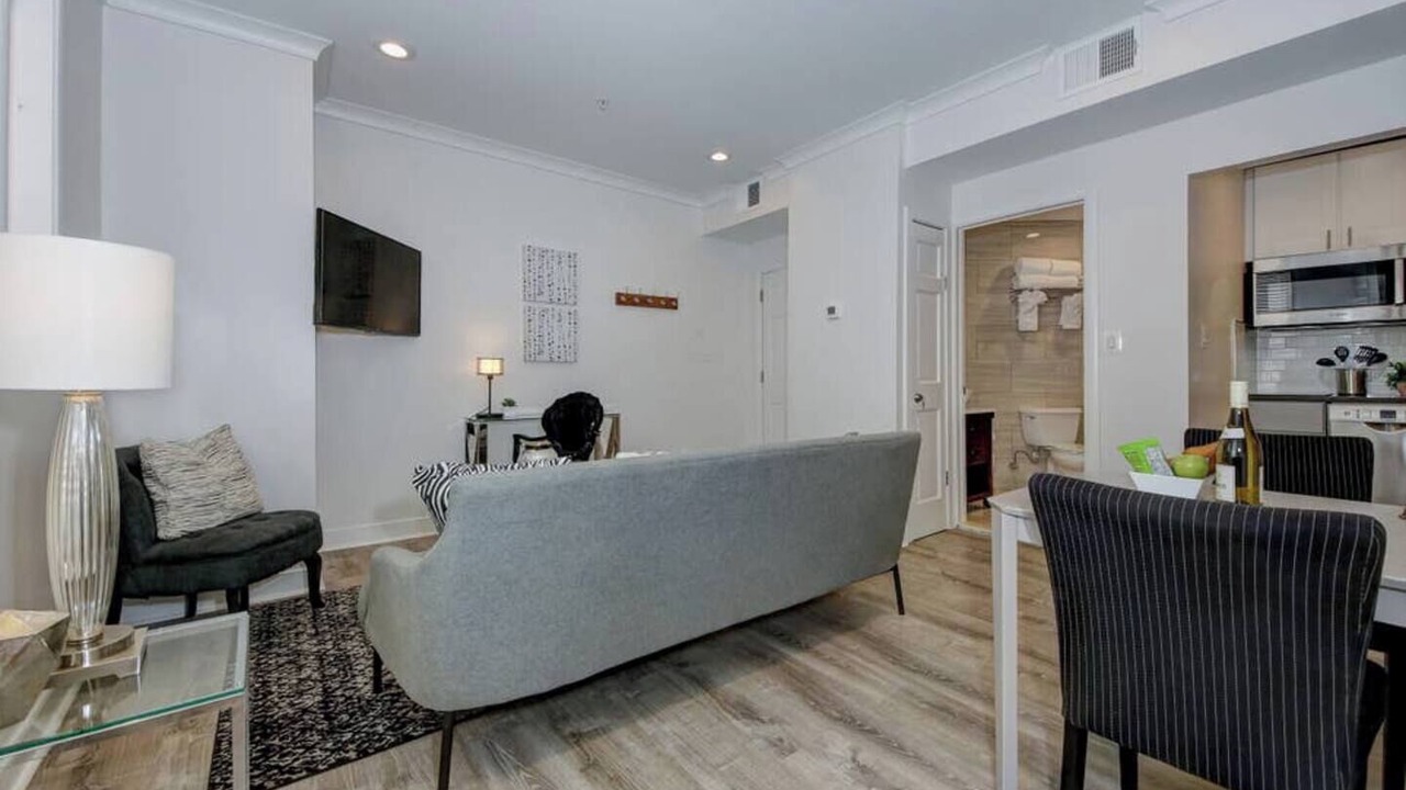 Photo of Livingroom in Dupont Circle
