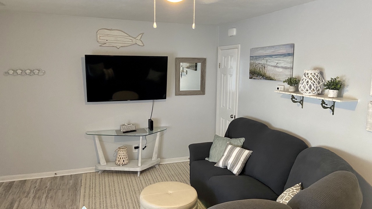Photo of Livingroom in Northeast Virginia Beach