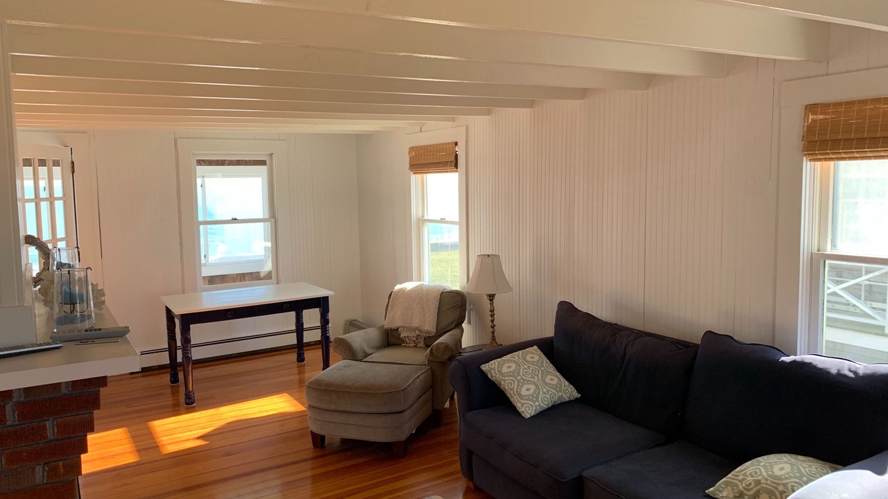 Photo of Livingroom in Duxbury