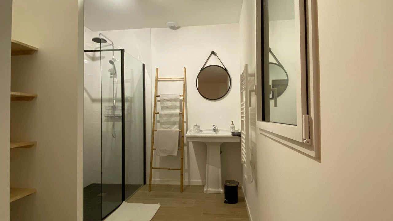 Photo of Bathroom in Penmarch