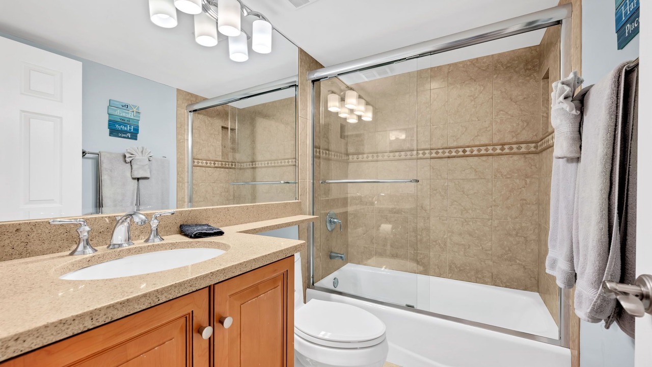 Photo of Bathroom in Park Shore