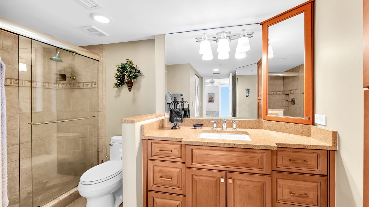 Photo of Bathroom in Park Shore