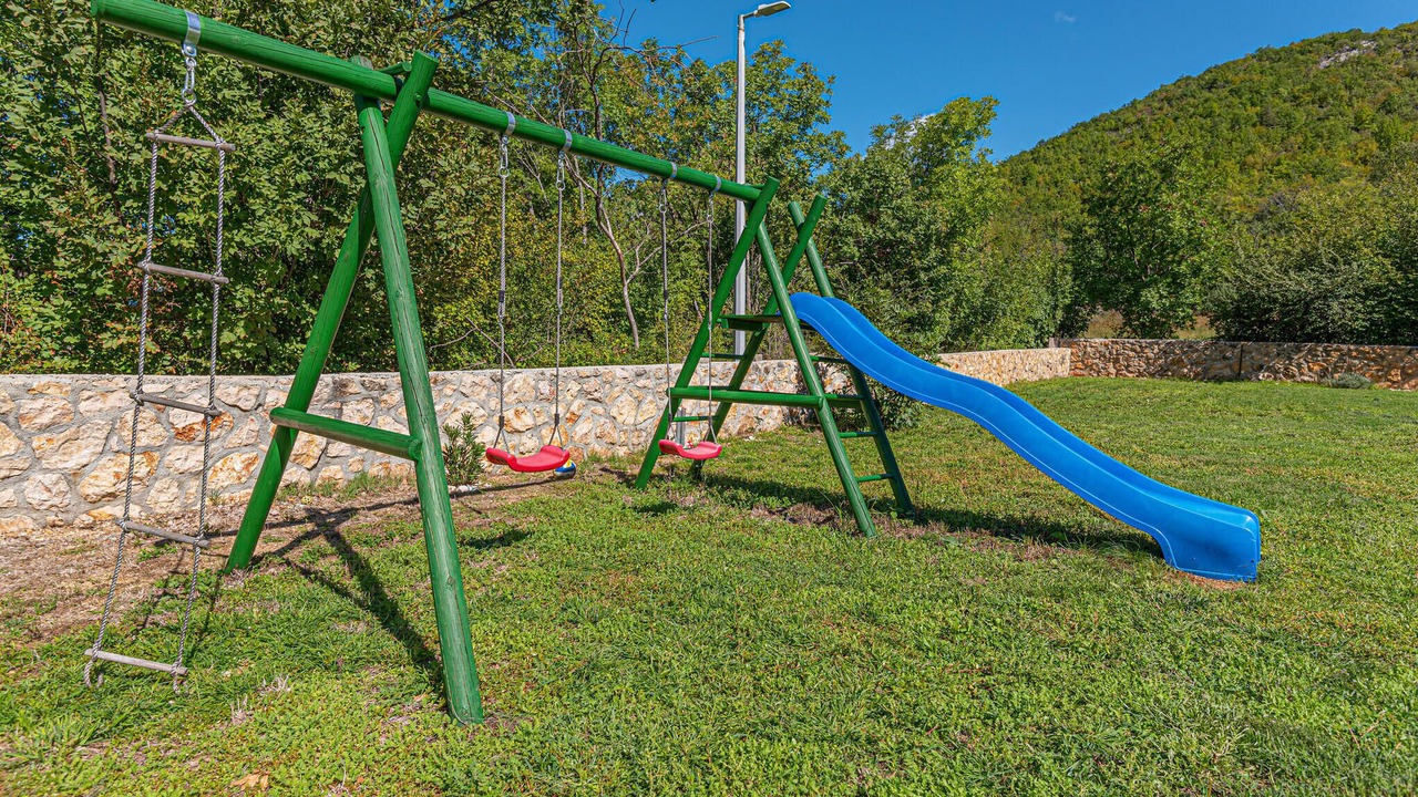 Photo of Outdoor in Cove Parja