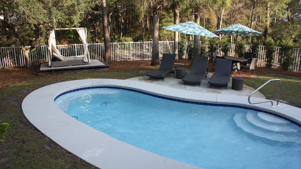 Photo of Outdoor in White's Gulfview