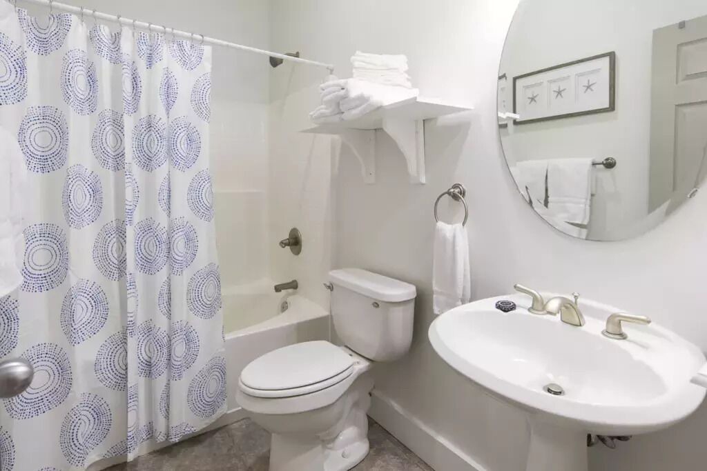 Photo of Bathroom in White's Gulfview