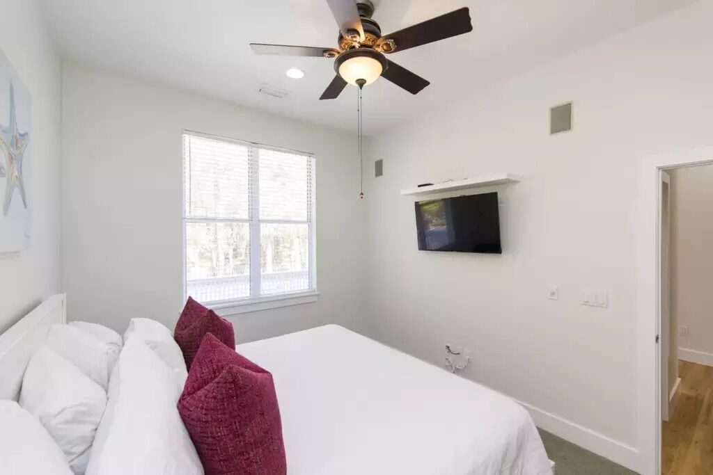 Photo of Bedroom in White's Gulfview