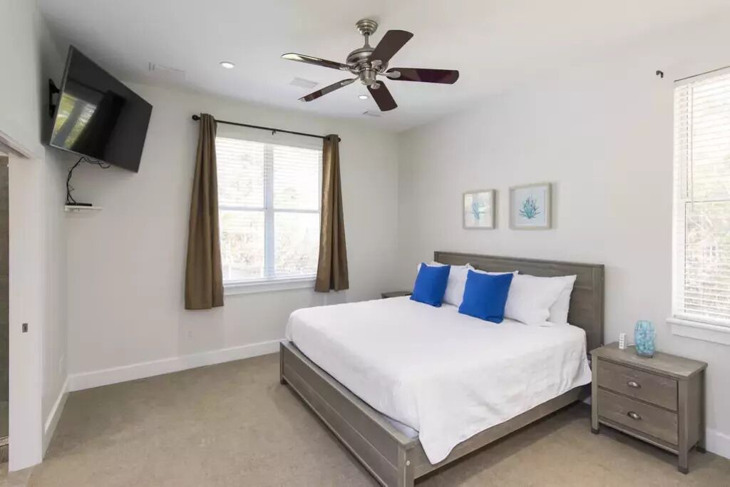 Photo of Bedroom in White's Gulfview