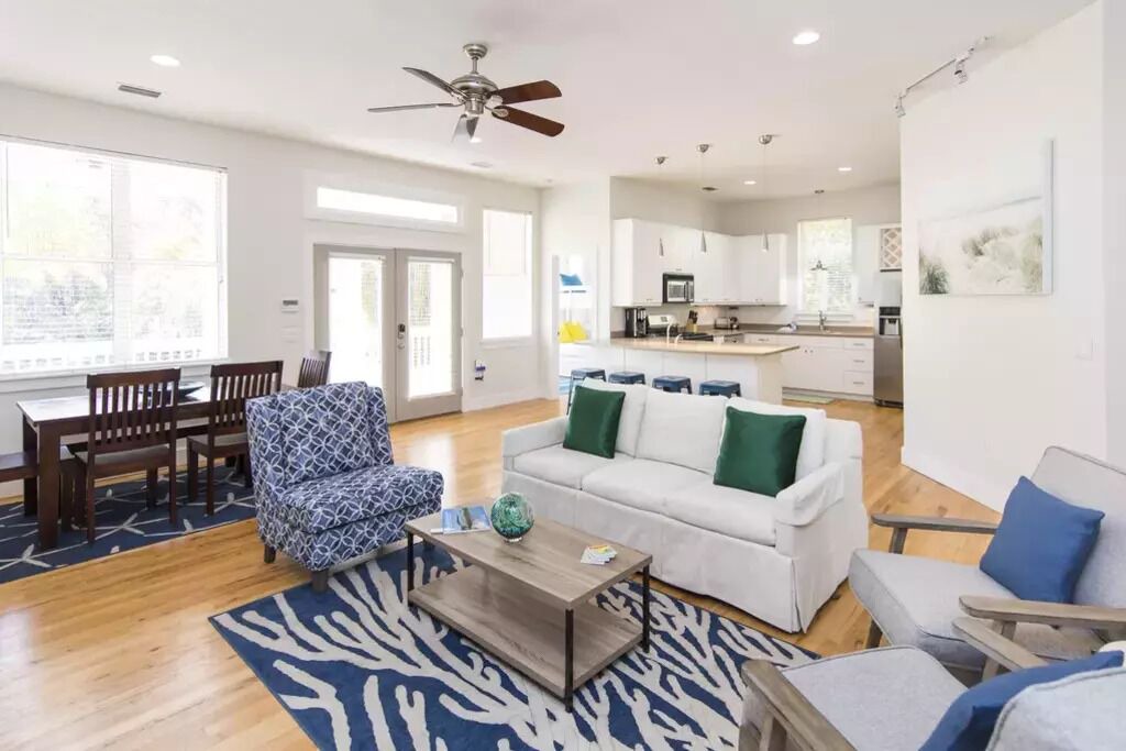 Photo of Livingroom in White's Gulfview