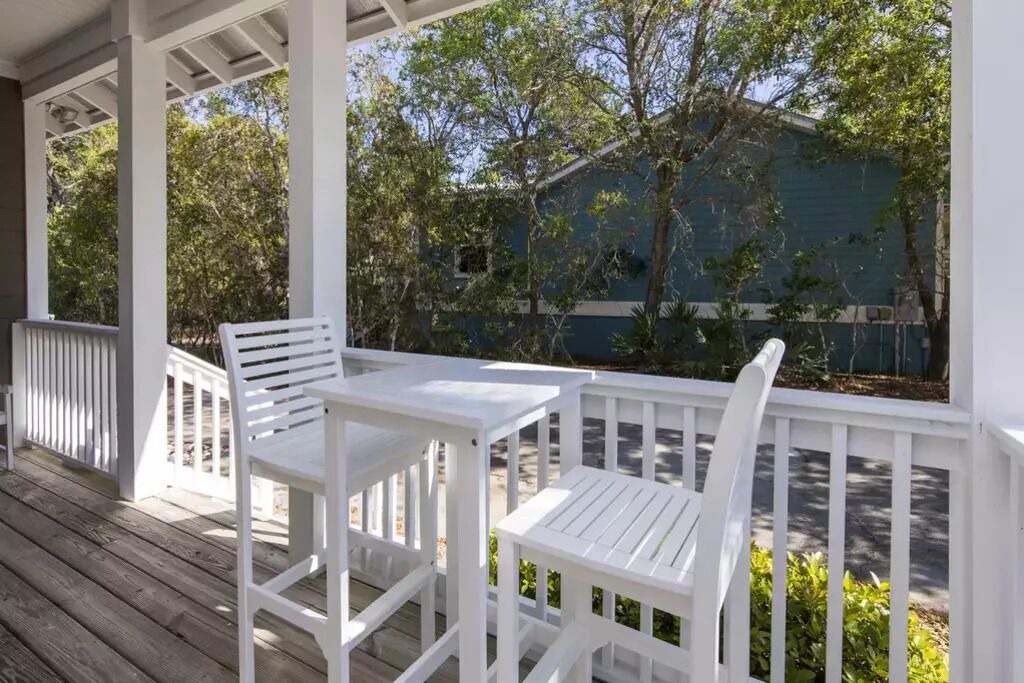 Photo of Outdoor in White's Gulfview