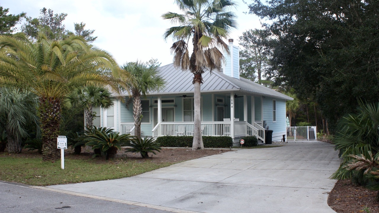 Photo of Outdoor in White's Gulfview