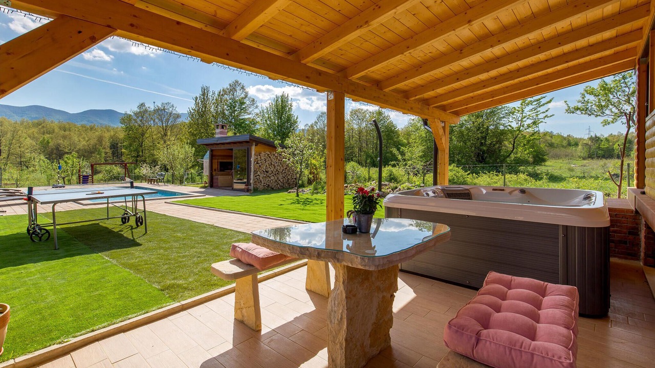Photo of Patio Balcony in Lovinac