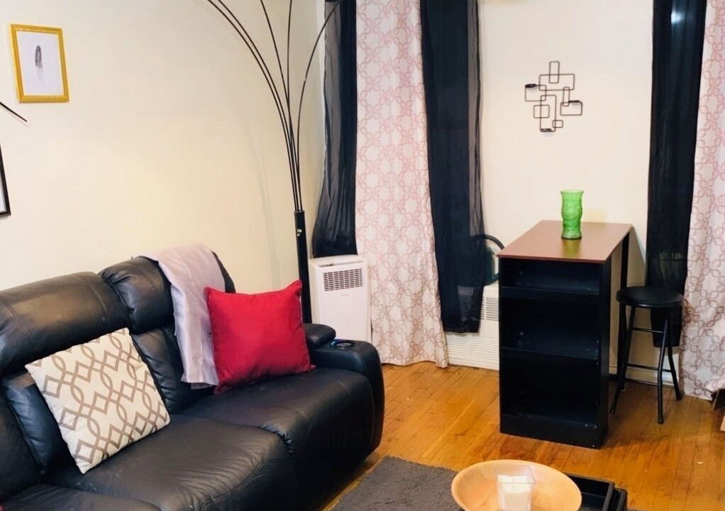Photo of Livingroom in East Harlem