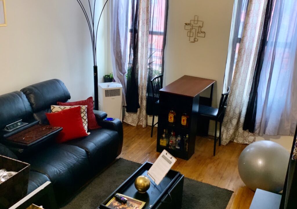 Photo of Livingroom in East Harlem