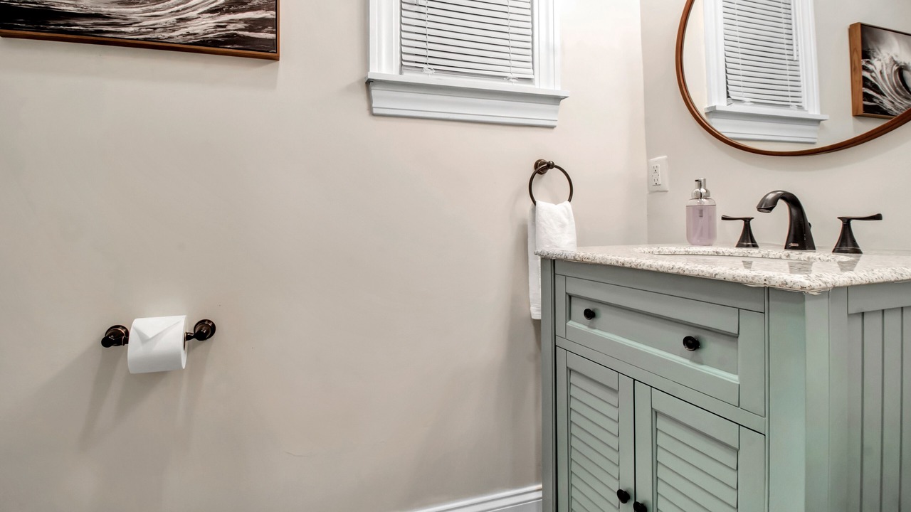 Photo of Bathroom in Front Park