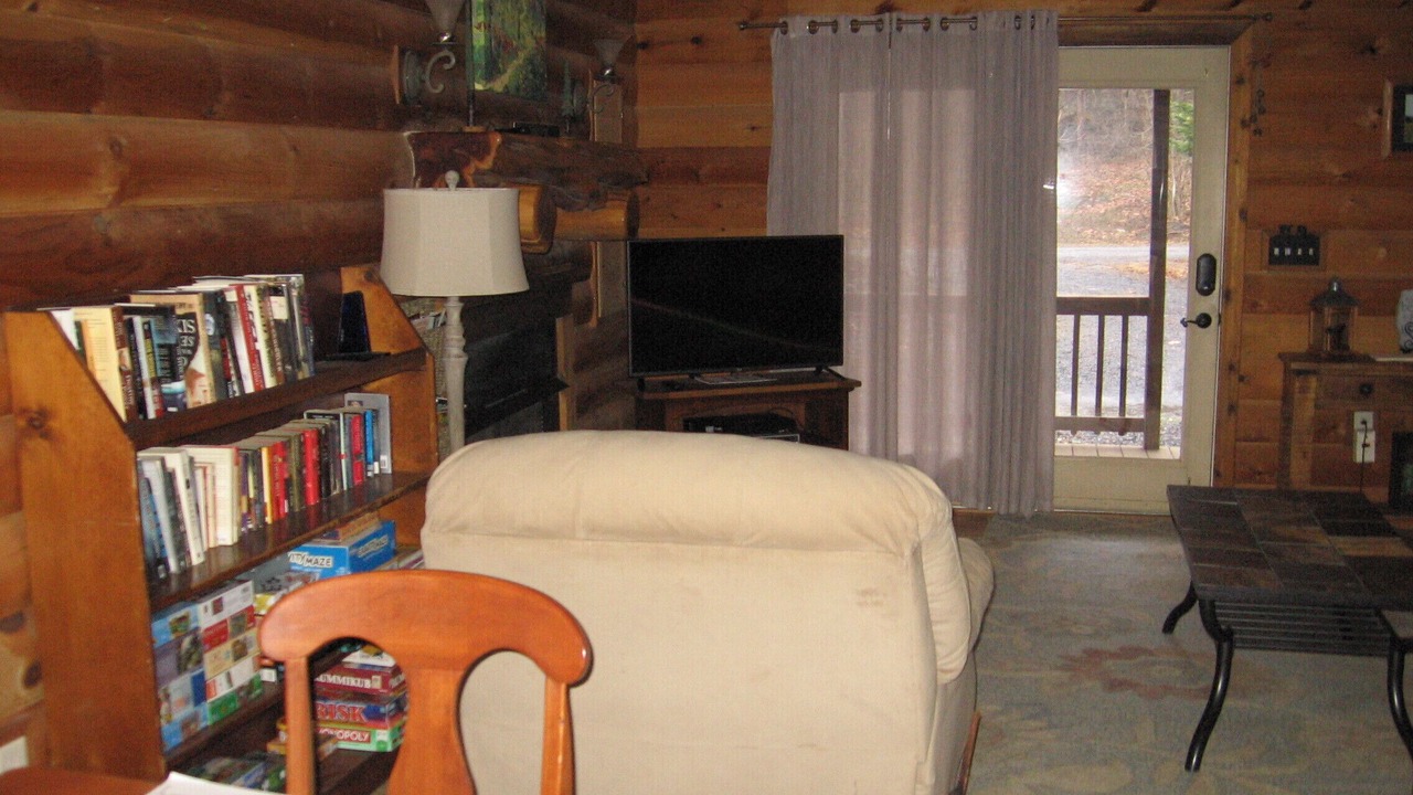 Photo of Livingroom in Luray