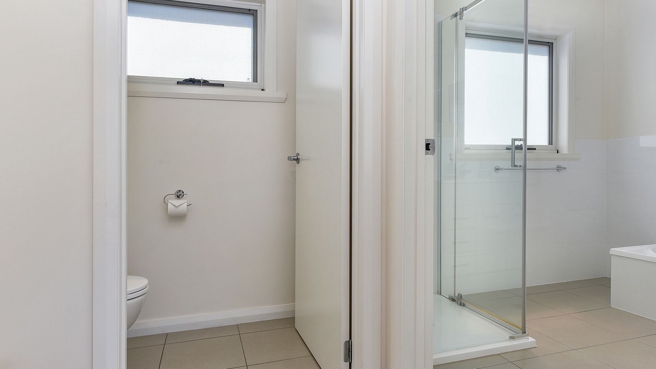 Photo of Bathroom in Lindisfarne
