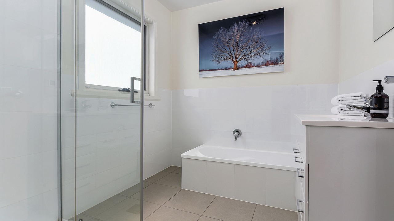 Photo of Bathroom in Lindisfarne