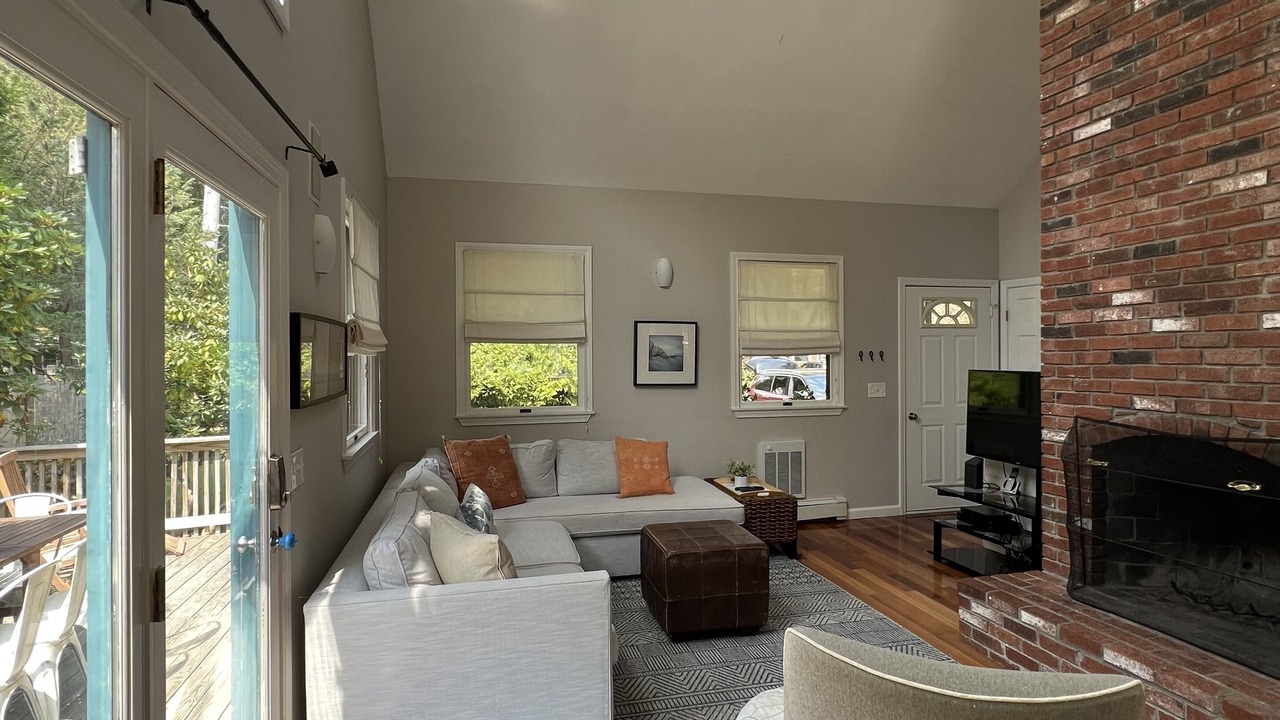 Photo of Livingroom in East Chop