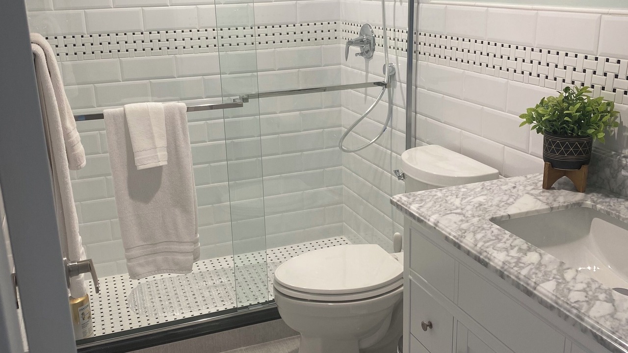 Photo of Bathroom in Mid Beach