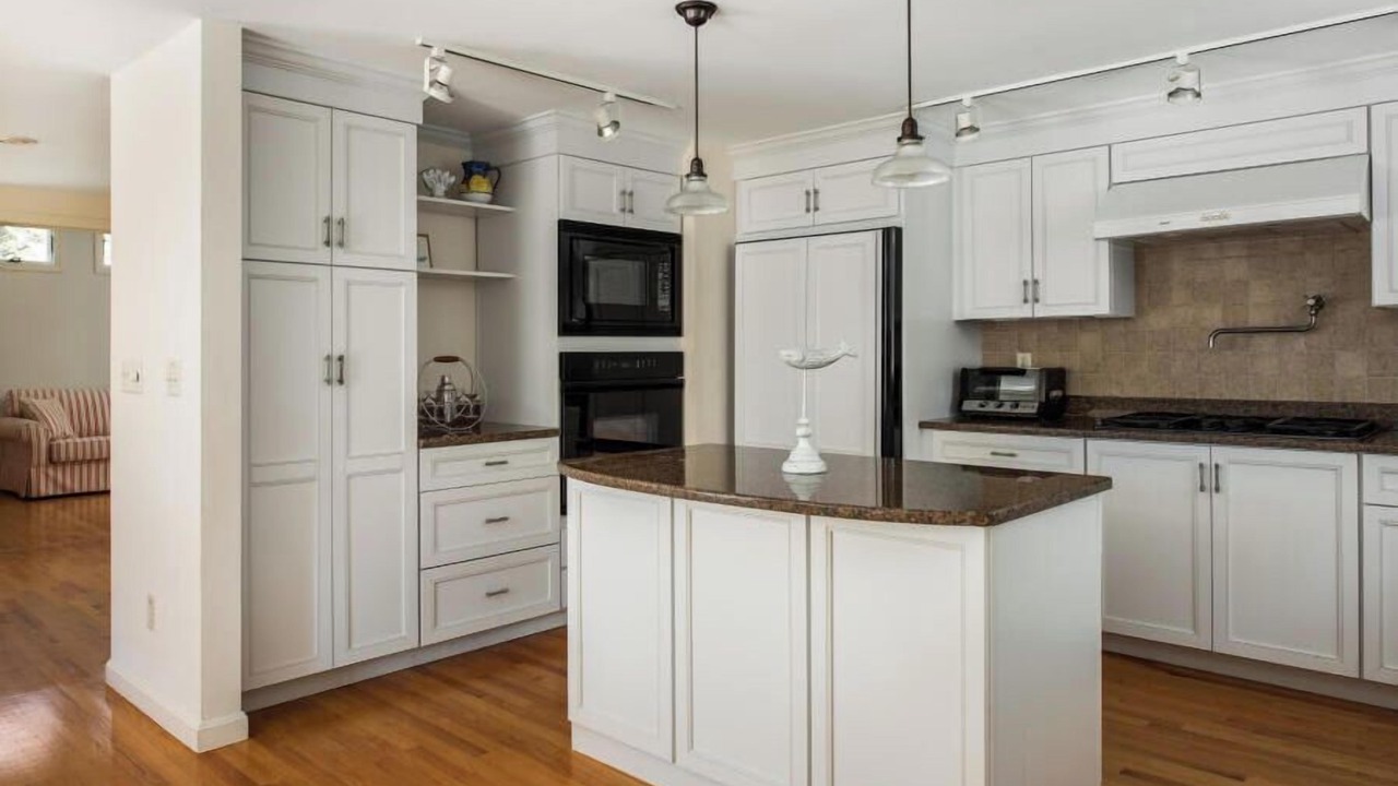 Photo of Kitchen in West Yarmouth