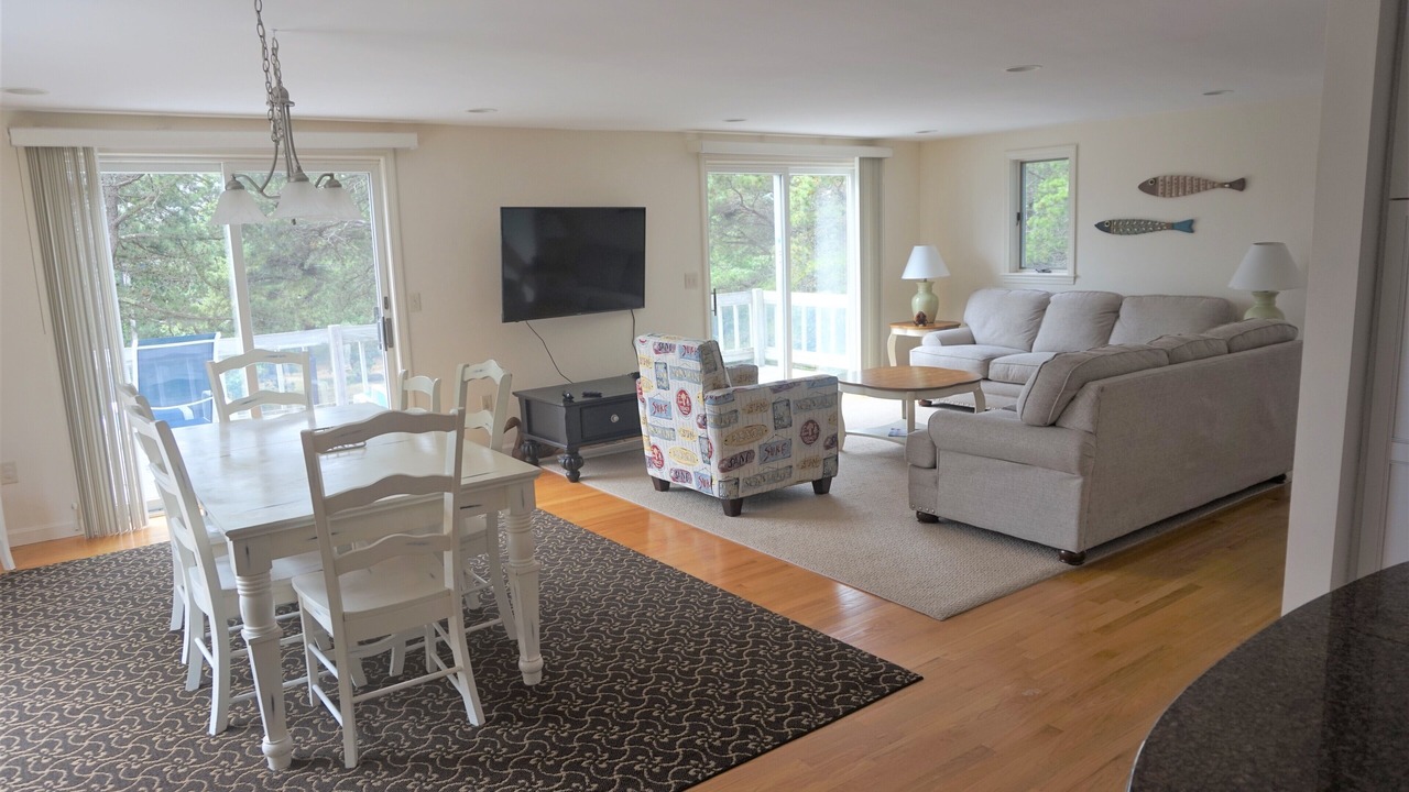 Photo of Livingroom in West Yarmouth