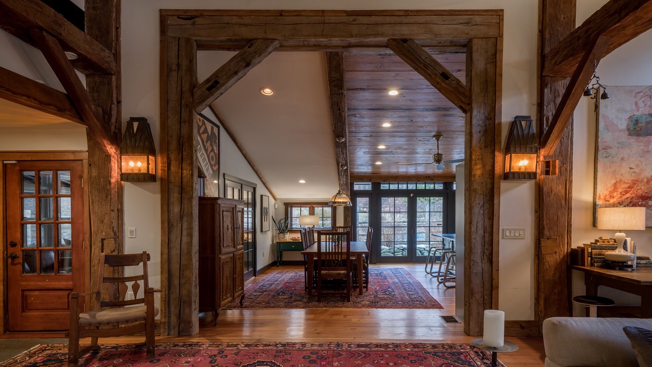 Photo of Livingroom in Lake Hill