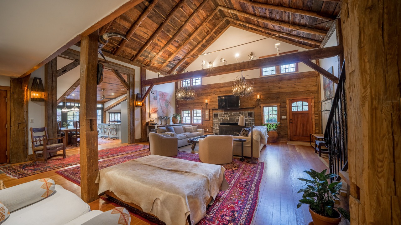 Photo of Livingroom in Lake Hill
