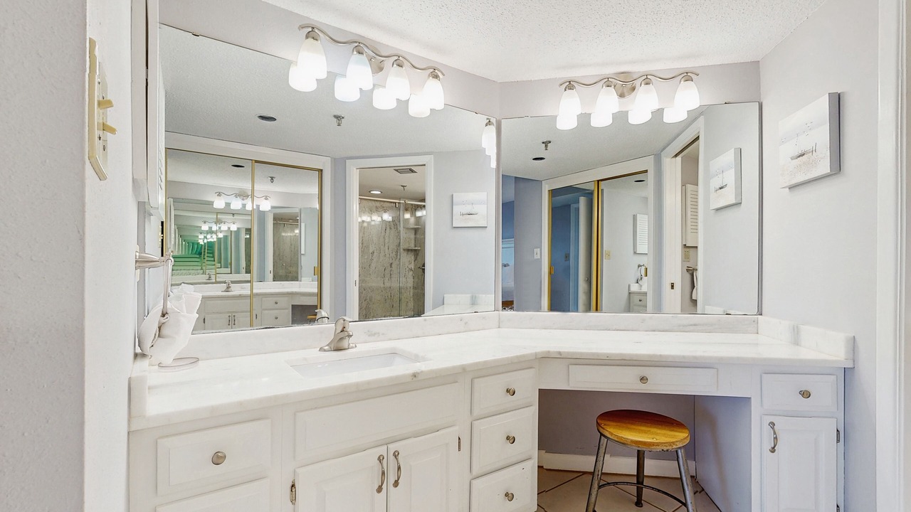 Photo of Bathroom in Holiday Isle