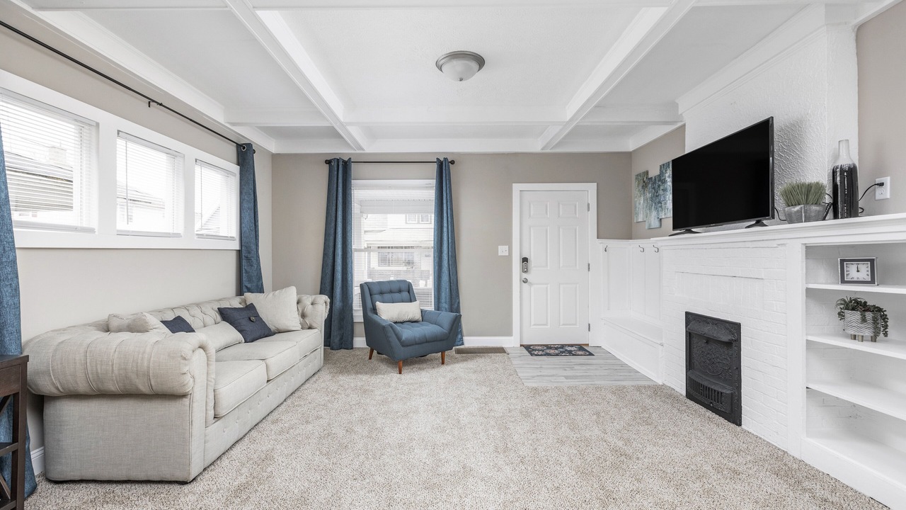 Photo of Livingroom in Near Eastside