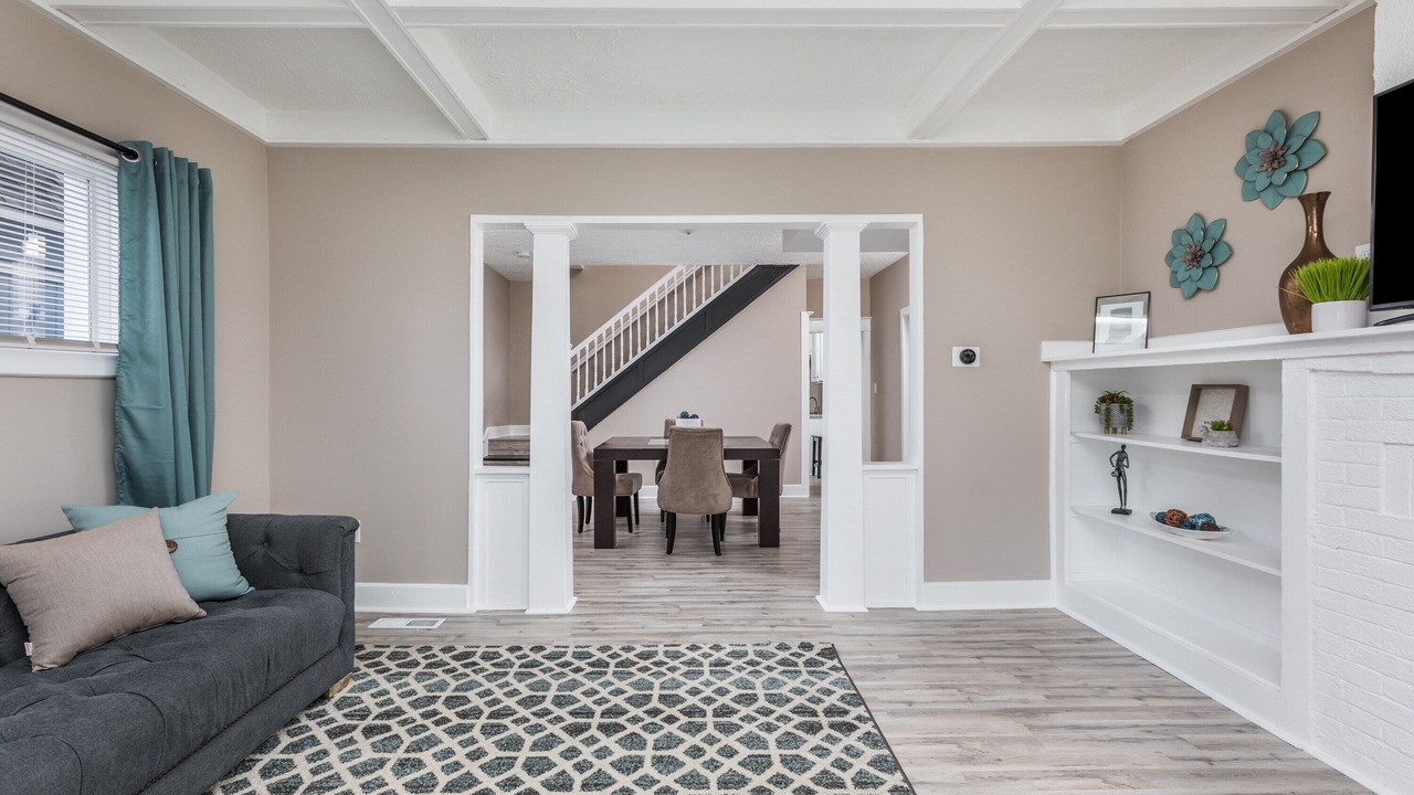 Photo of Livingroom in Near Eastside