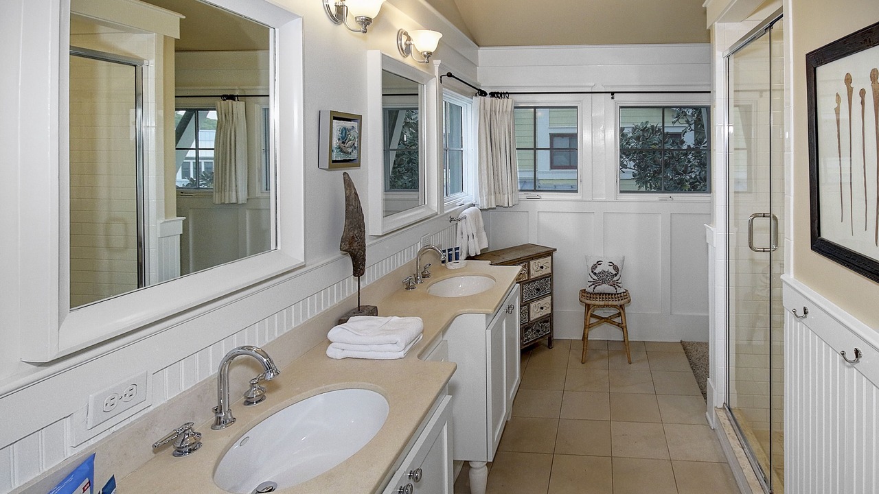 Photo of Bathroom in Beach District