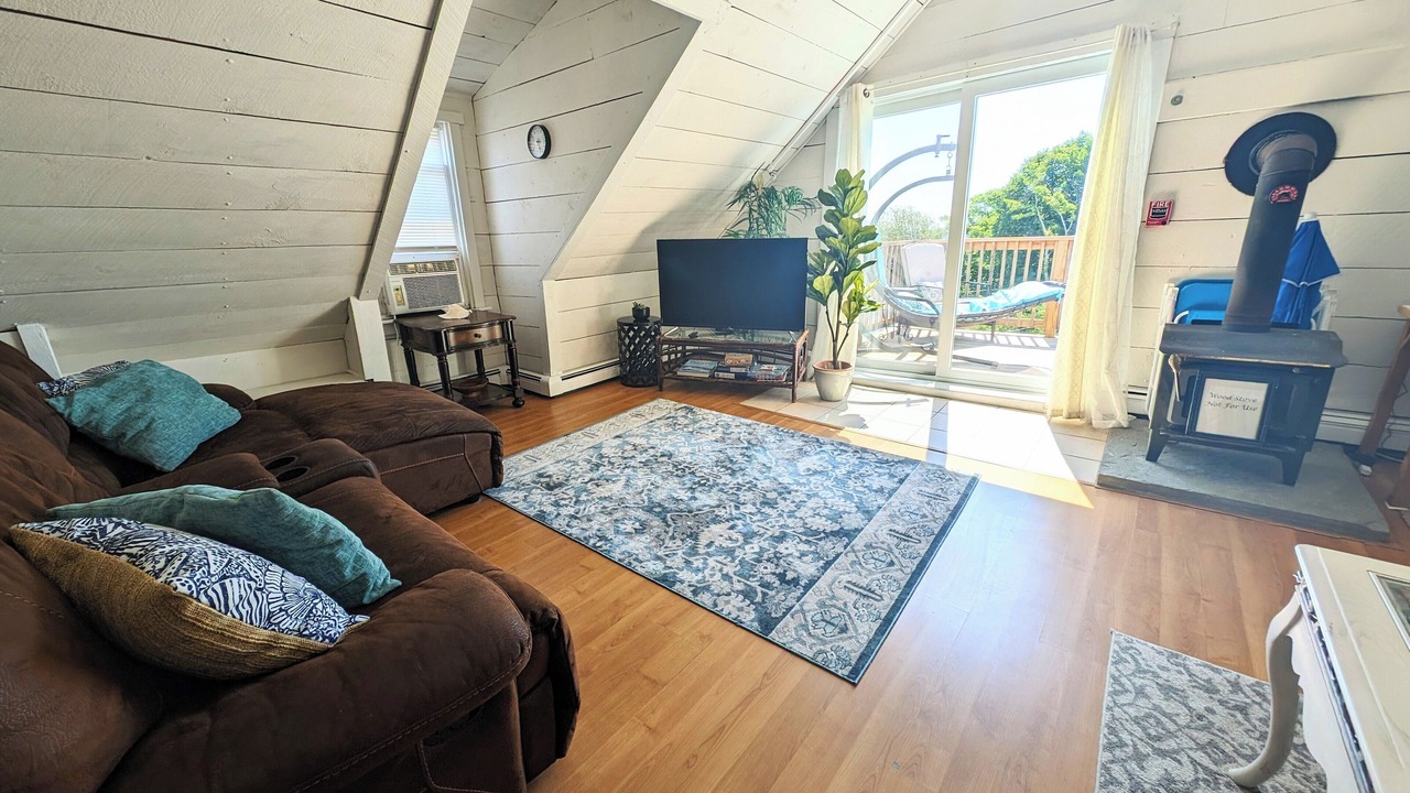 Photo of Livingroom in Onset