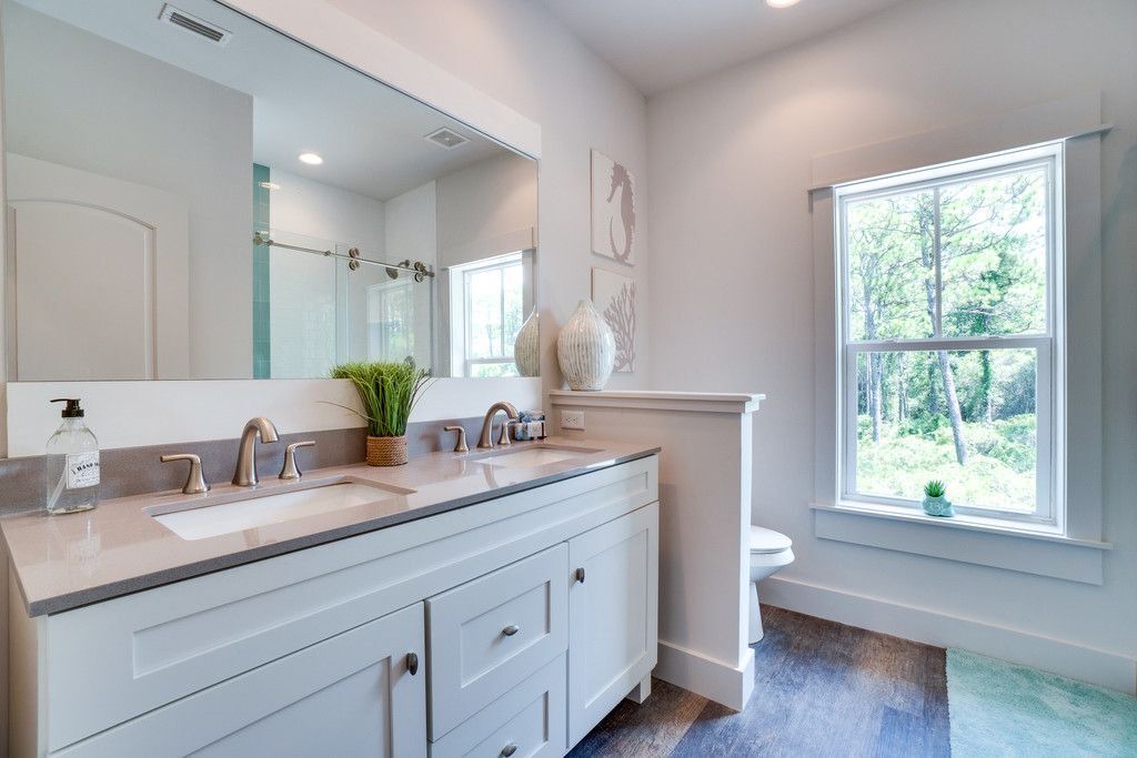 Photo of Bathroom in Treetop