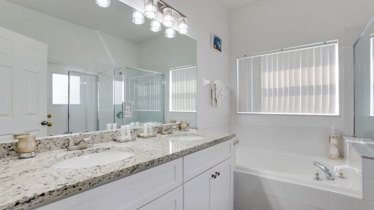Photo of Bathroom in Esprit