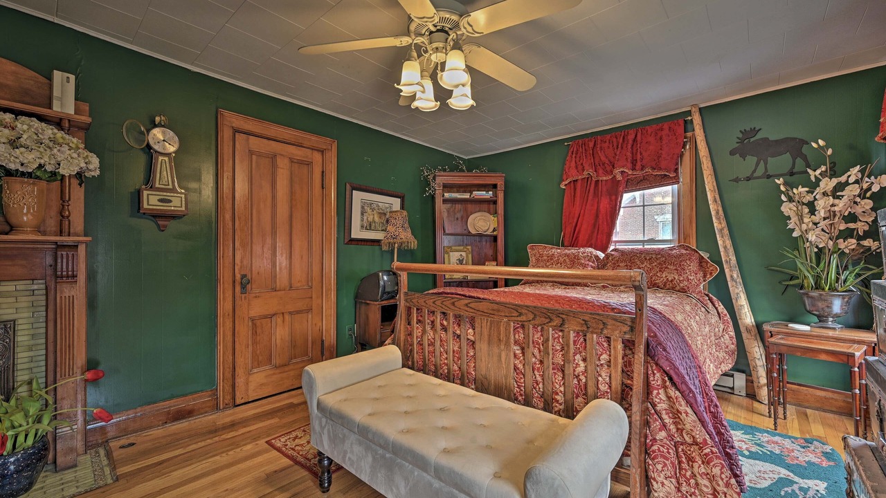 Photo of Livingroom in Plattsburgh