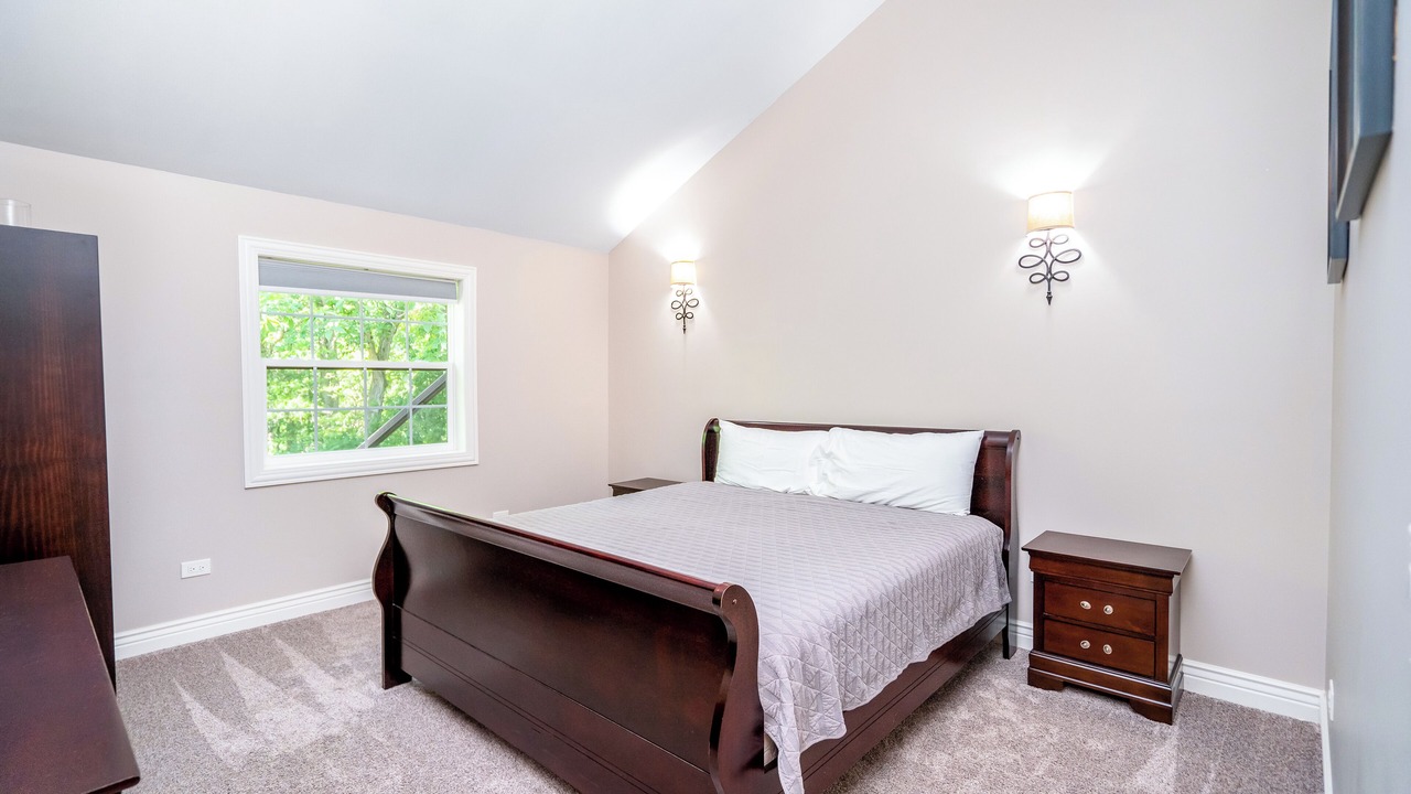Photo of Bedroom in Delong