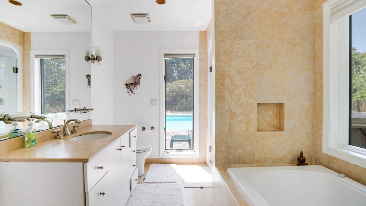 Photo of Bathroom in Beach Hampton