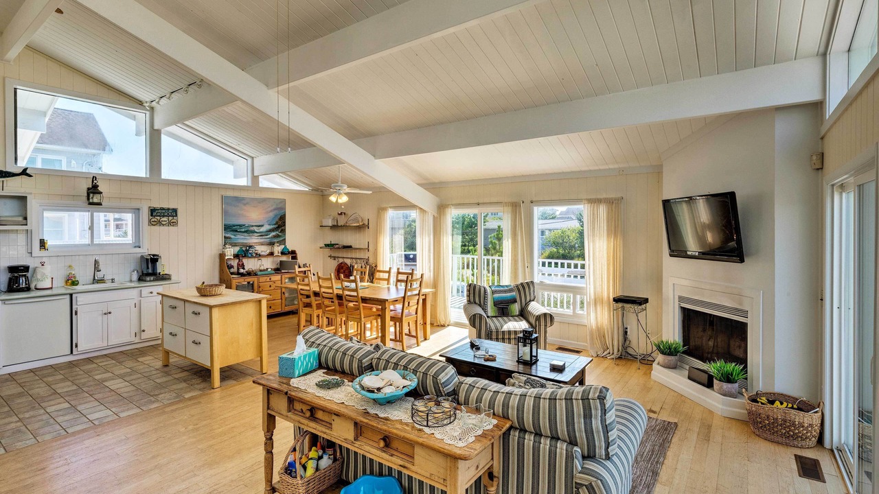 Photo of Livingroom in West Hampton Dunes