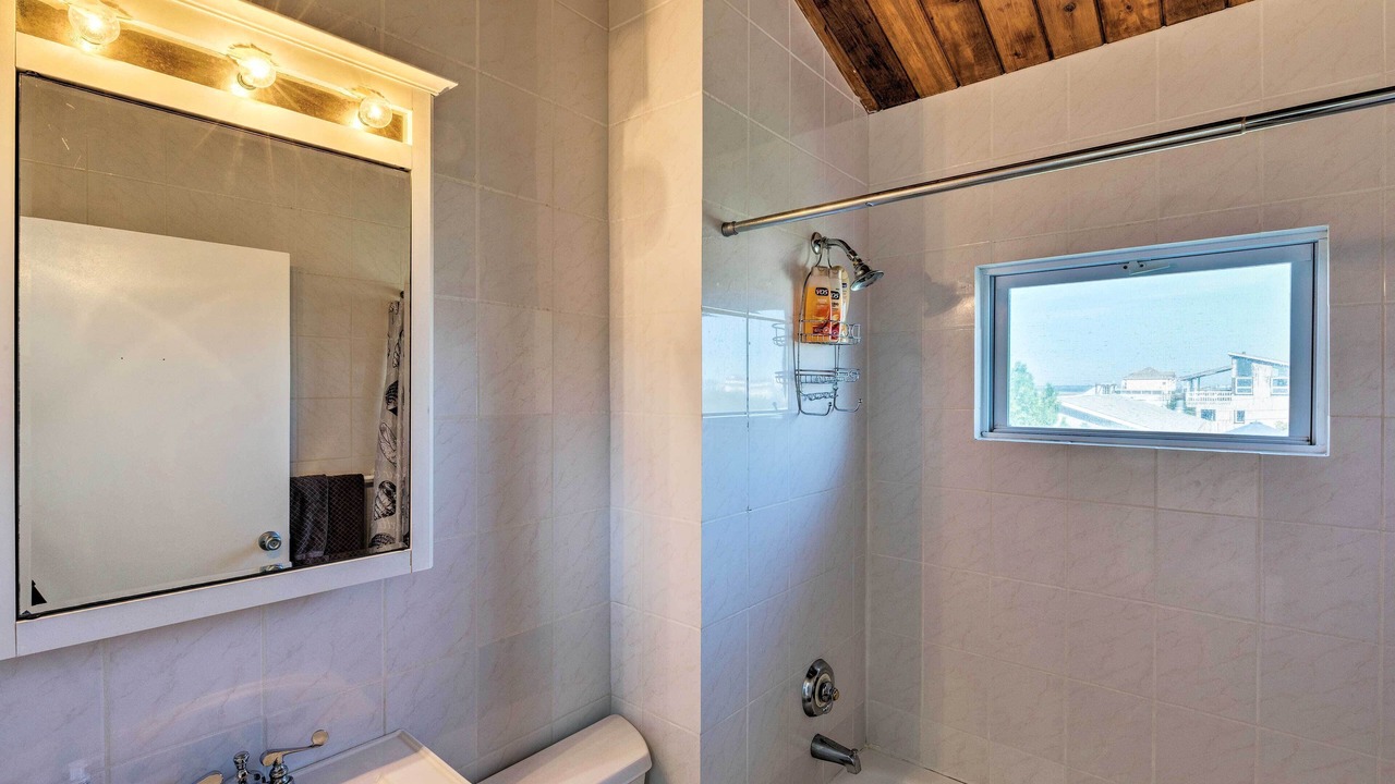 Photo of Bathroom in West Hampton Dunes