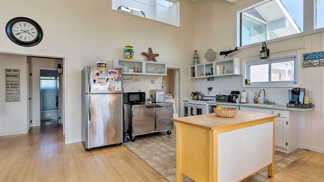 Photo of Kitchen in West Hampton Dunes