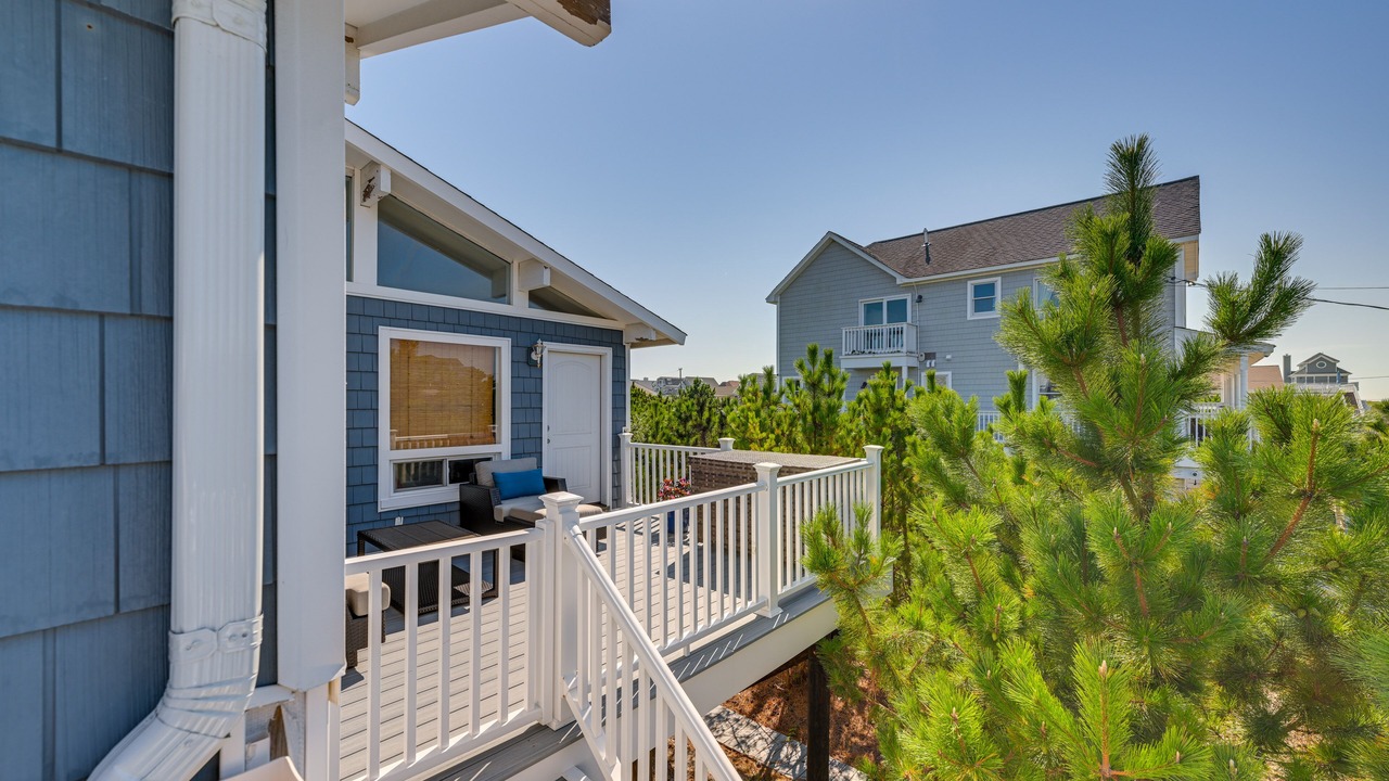 Photo of Patio Balcony in West Hampton Dunes