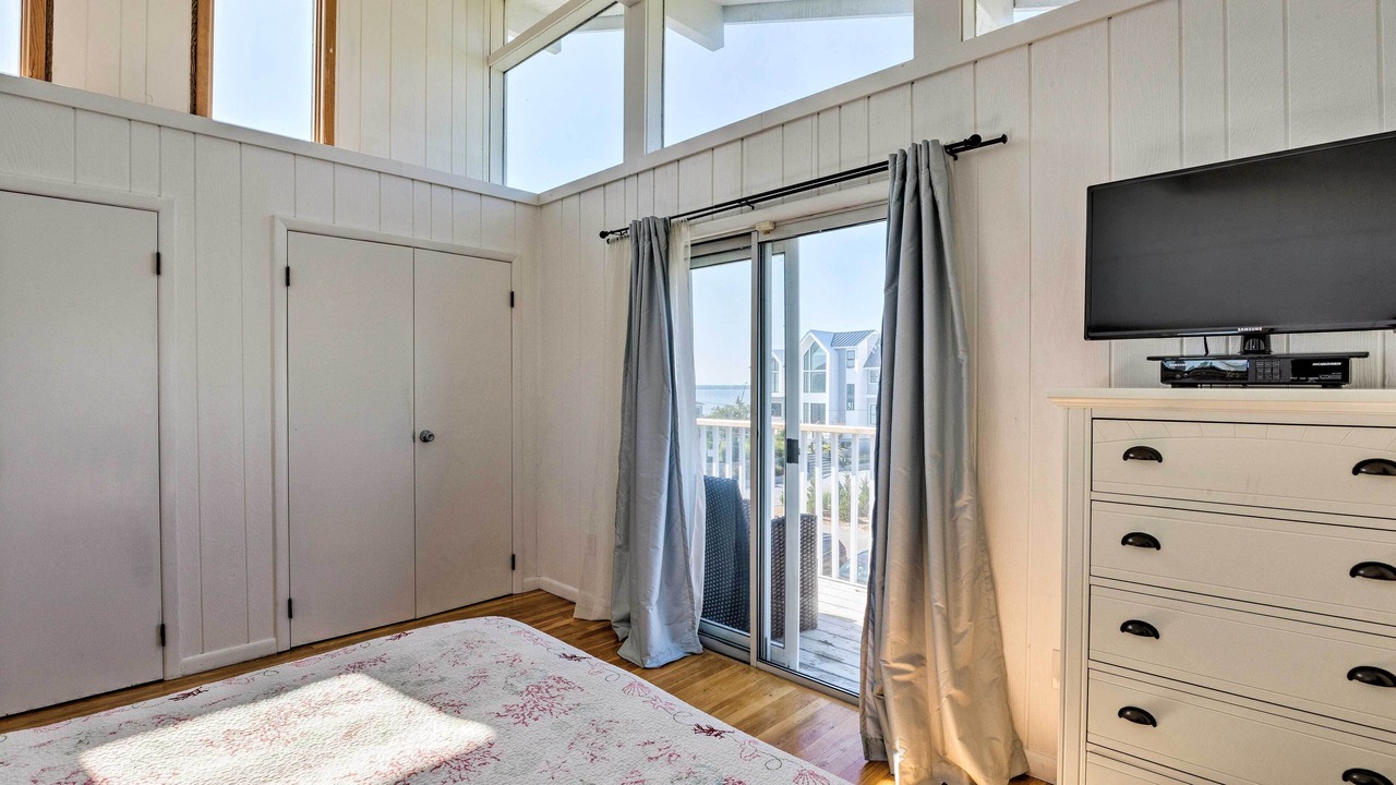 Photo of Bedroom in West Hampton Dunes