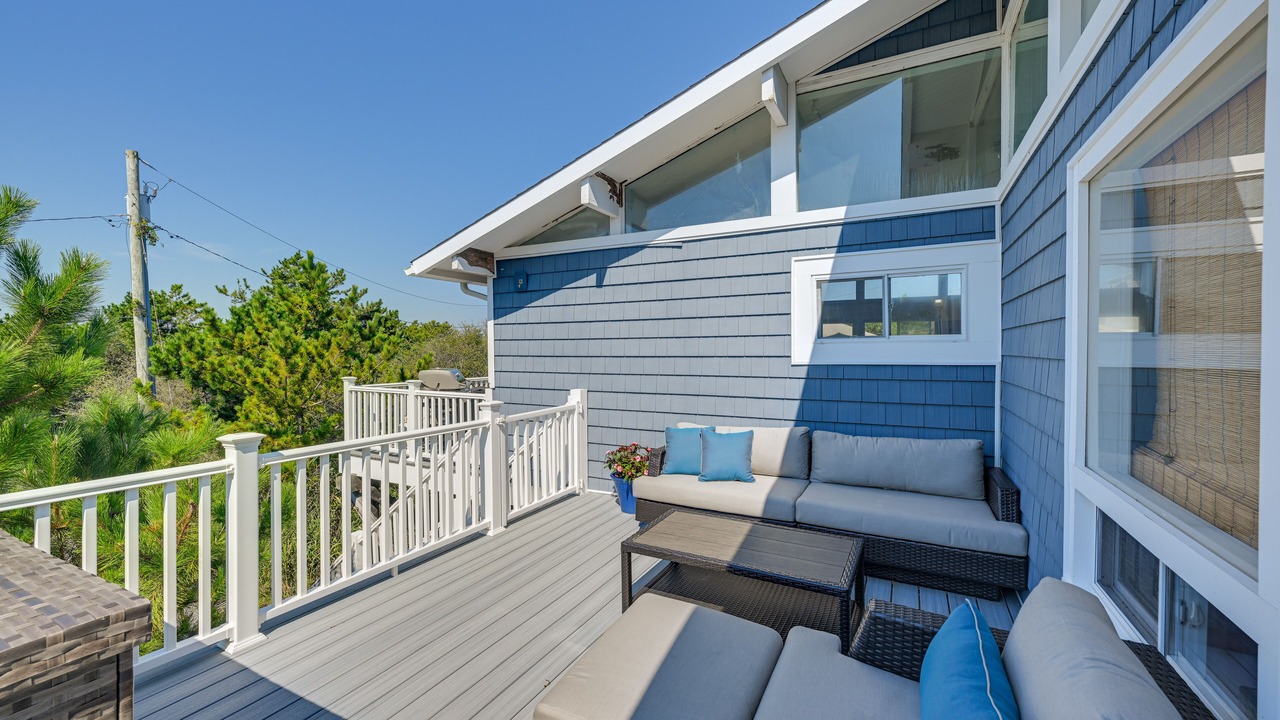 Photo of Patio Balcony in West Hampton Dunes