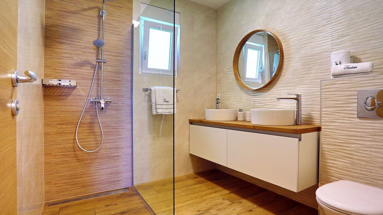 Photo of Bathroom in Duce