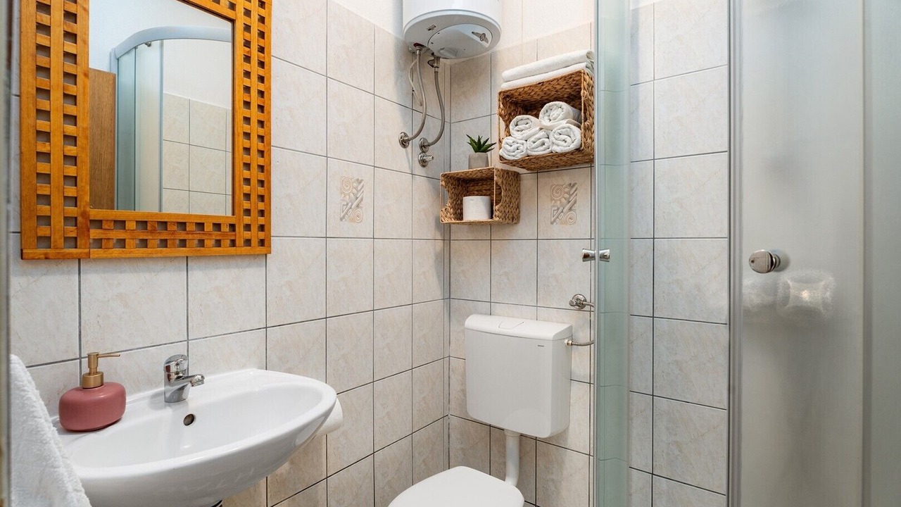 Photo of Bathroom in Srinjine