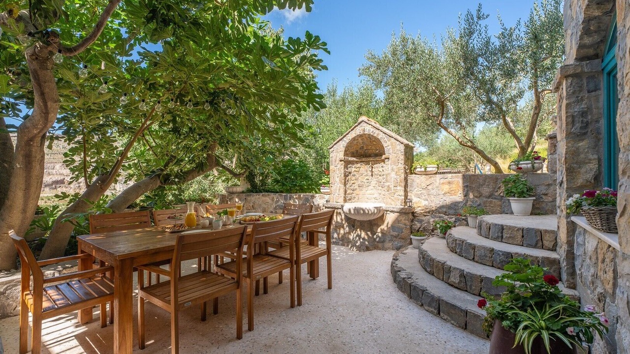 Photo of Outdoor in Srinjine