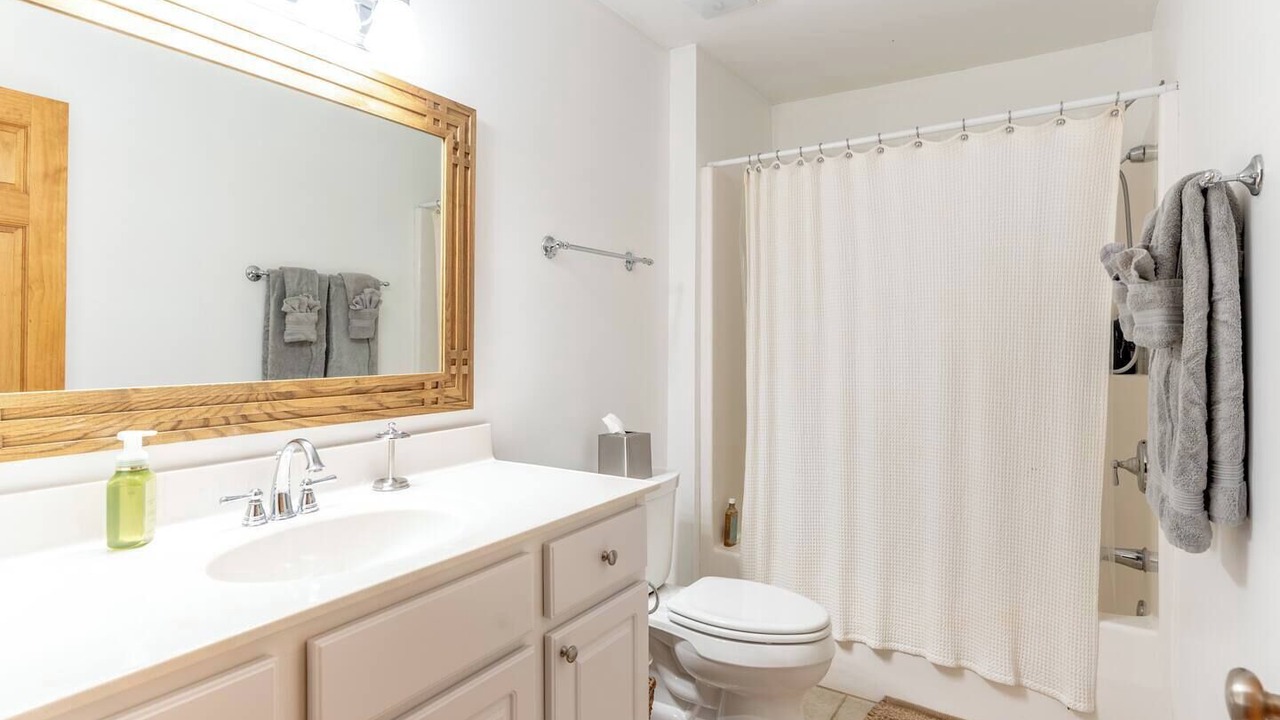 Photo of Bathroom in Pedlars Edge