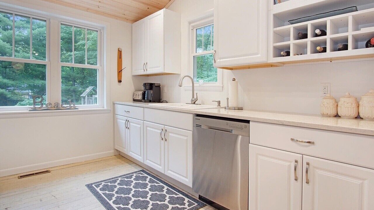 Photo of Kitchen in Lakeside