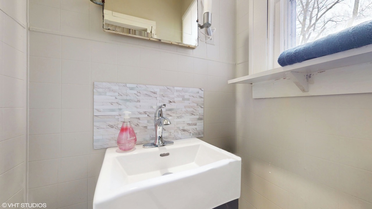 Photo of Bathroom in Lakeside